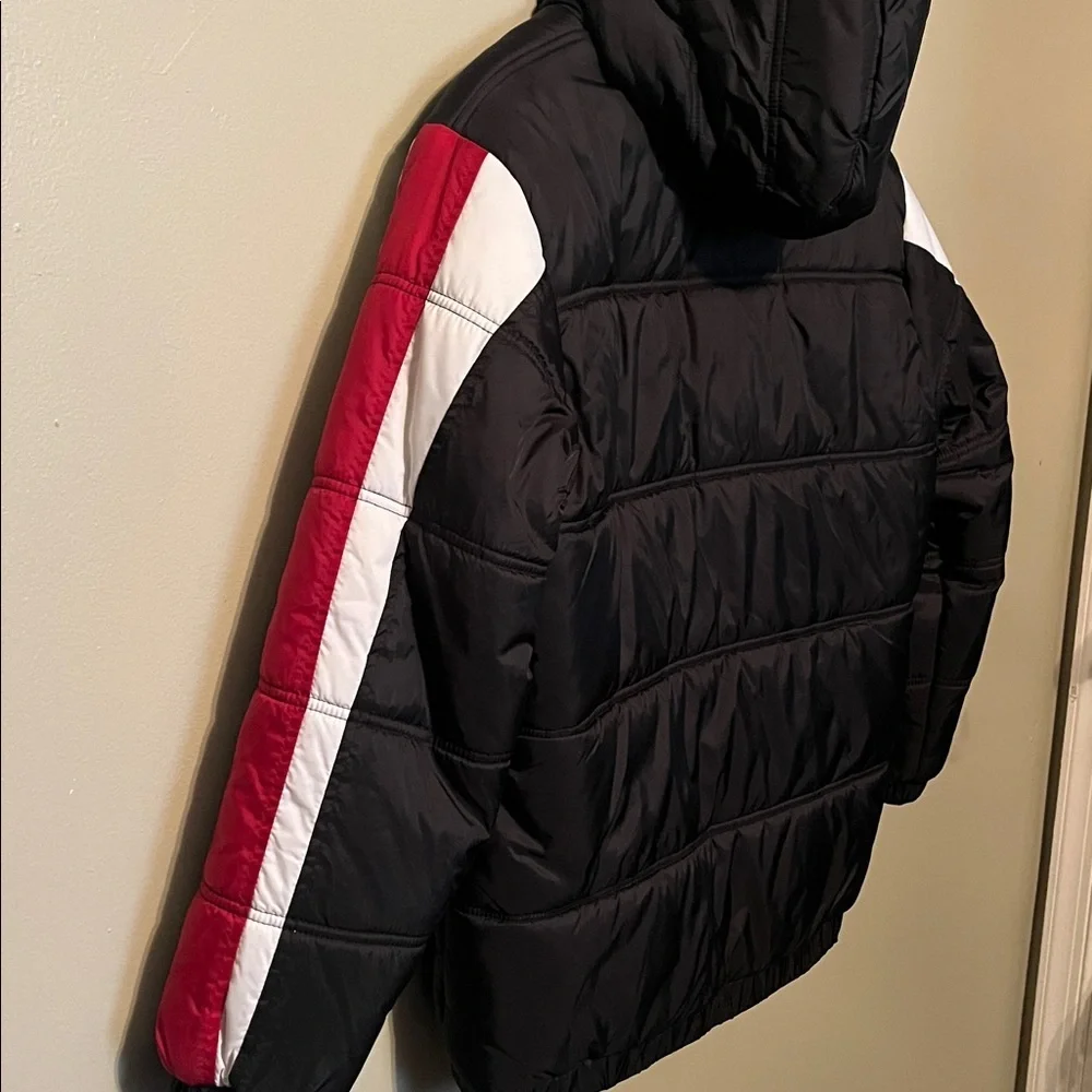 Jordan Puffer Jacket black red white fleece interior teen size XL. Men’s medium
